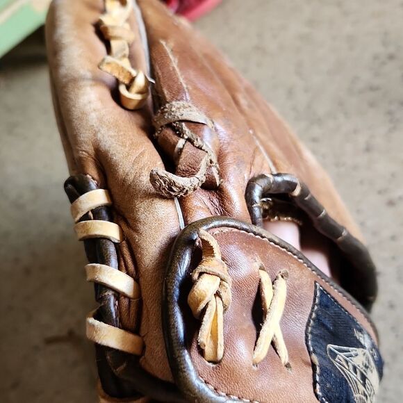 Nesco 4190 Leather Deep Pocket Baseball Glove - Picture 12 of 13